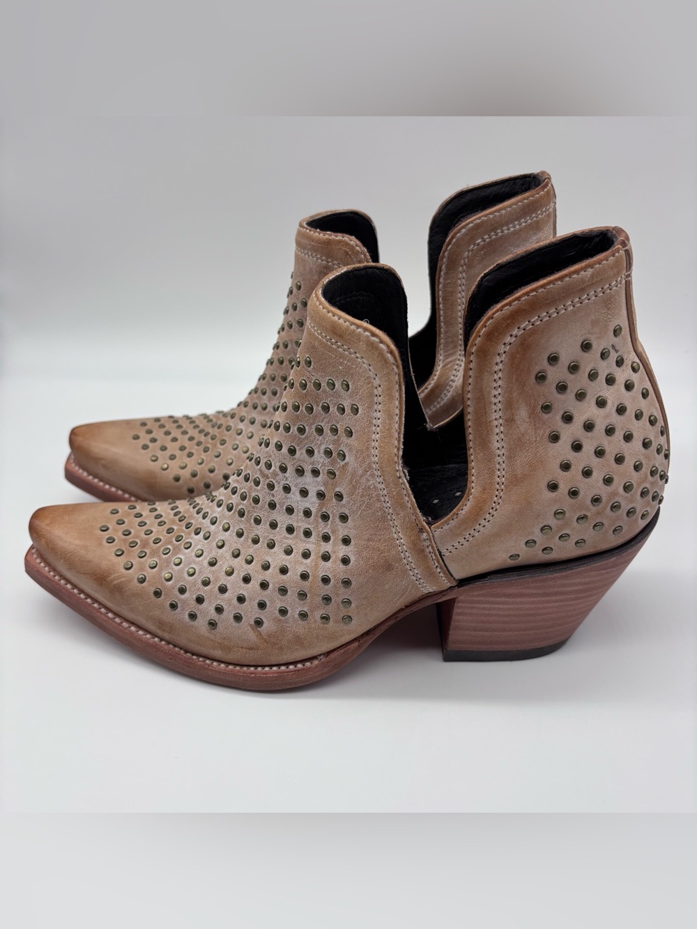 Ariat Dixon Studded Women’s Western Ankle Boots Tan Leather - size 9.5 - Picture 3 of 13